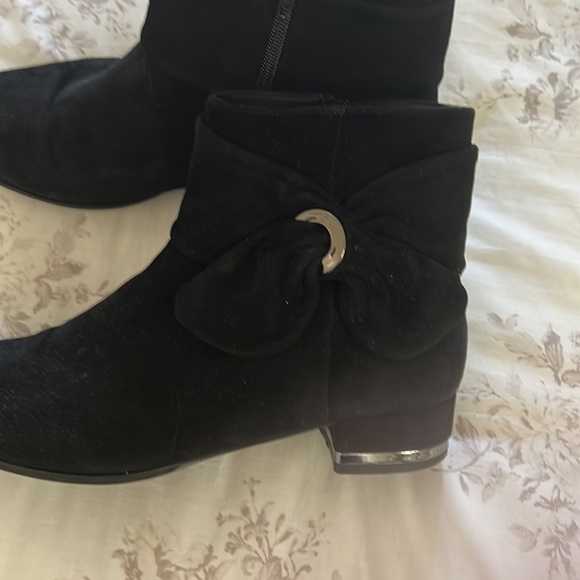 Black suede ankle boots - Picture 2 of 4